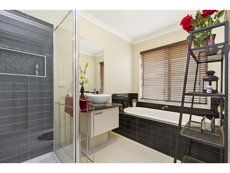 13 Therese Way, Maiden Gully VIC 3551