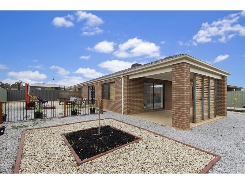 13 Therese Way, Maiden Gully VIC 3551