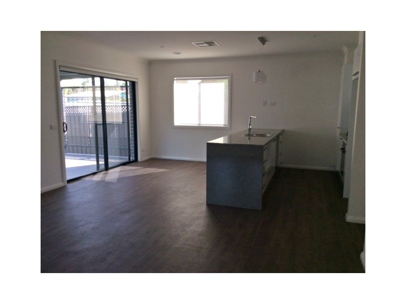 2/45 Mckenzie Street West, Golden Square VIC 3555