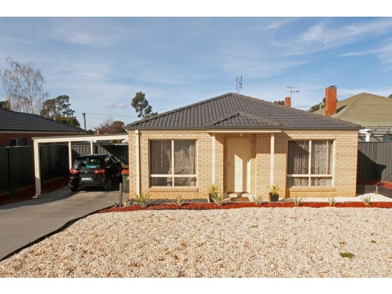 17 Esler Street, California Gully VIC 3556