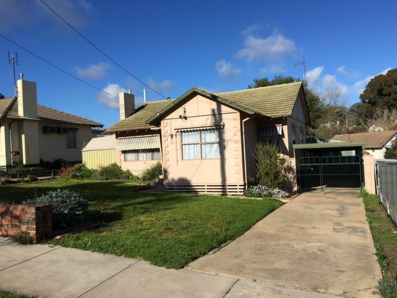 57 Bennett Street, Long Gully VIC 3550