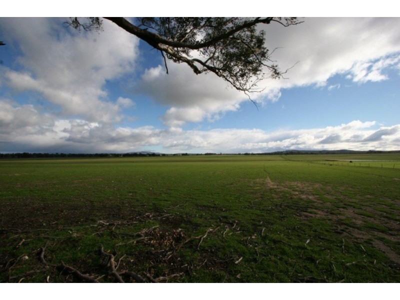 38 Arnold West Road, Arnold West VIC 3551