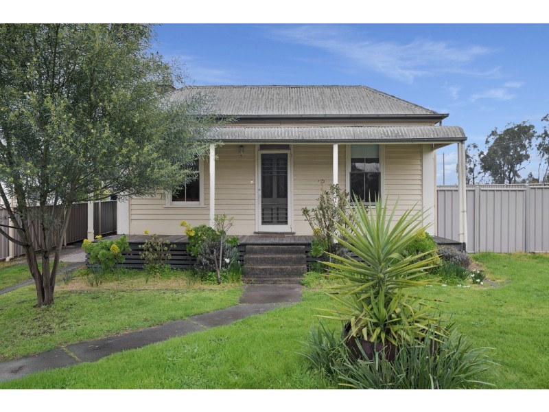 8 Baden Street, White Hills VIC 3550