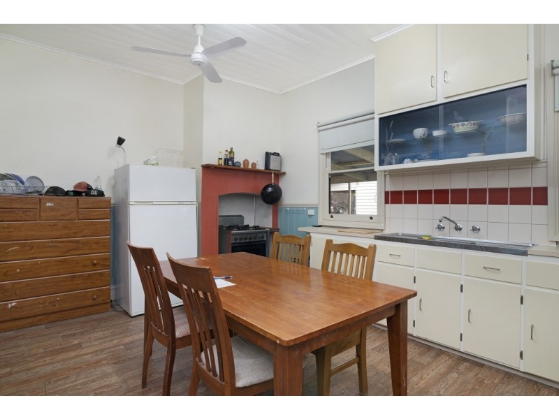 8 Baden Street, White Hills VIC 3550