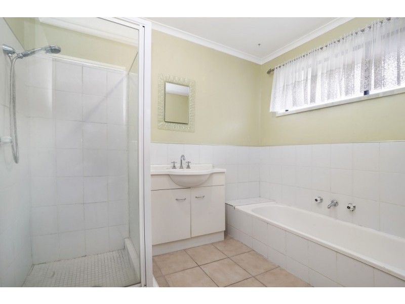 252 Mackenzie Street West, Kangaroo Flat VIC 3555
