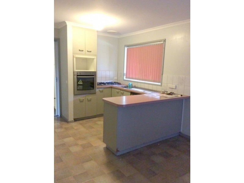 2 Balmoral Drive, Golden Square VIC 3555