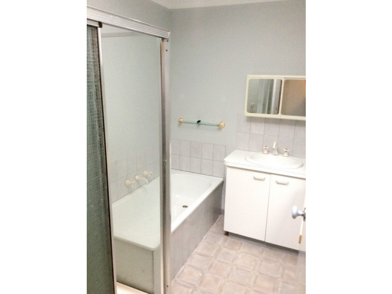 2 Balmoral Drive, Golden Square VIC 3555