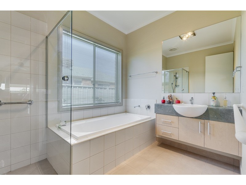 5 Manna Gum Drive, Epsom VIC 3551