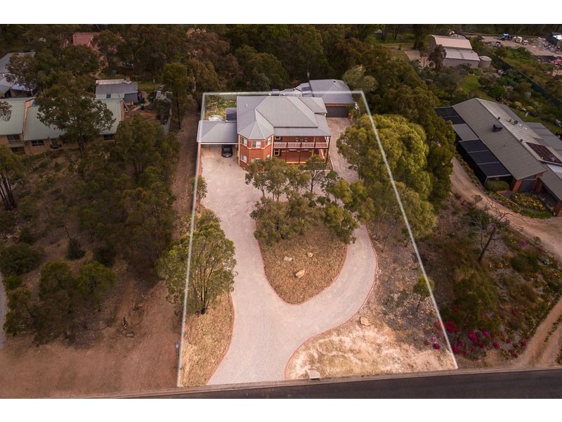 4 Clay Gully Court, Maiden Gully VIC 3551