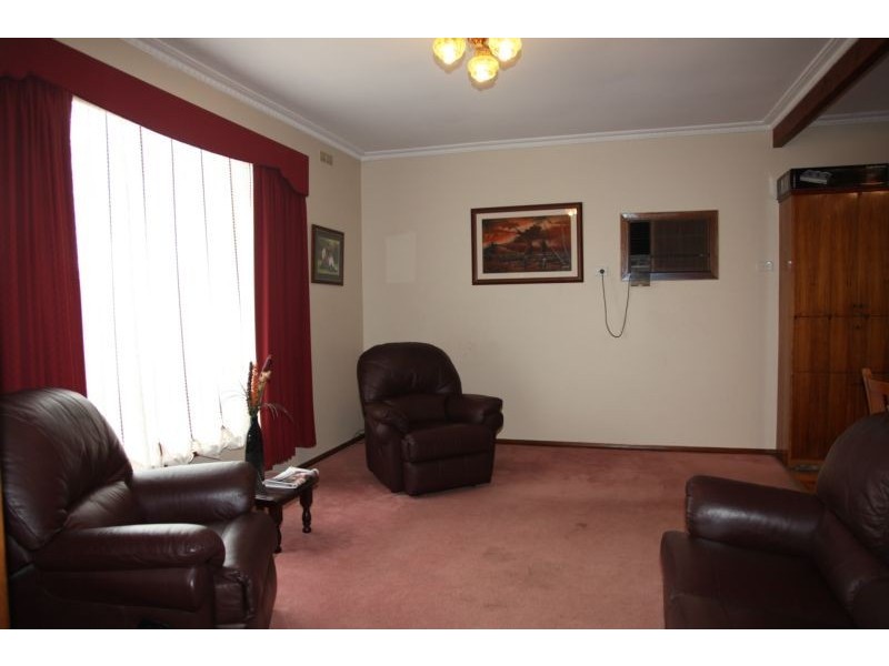 35 Glencoe Street, Kennington VIC 3550