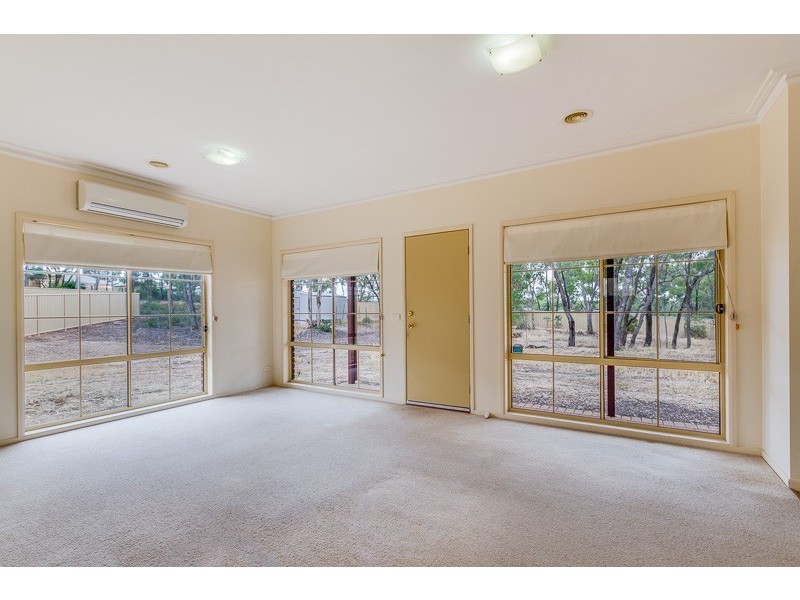 9 Clay Gully Court, Maiden Gully VIC 3551