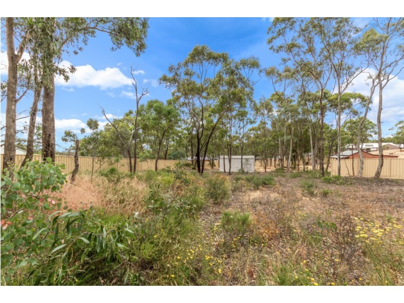 9 Clay Gully Court, Maiden Gully VIC 3551