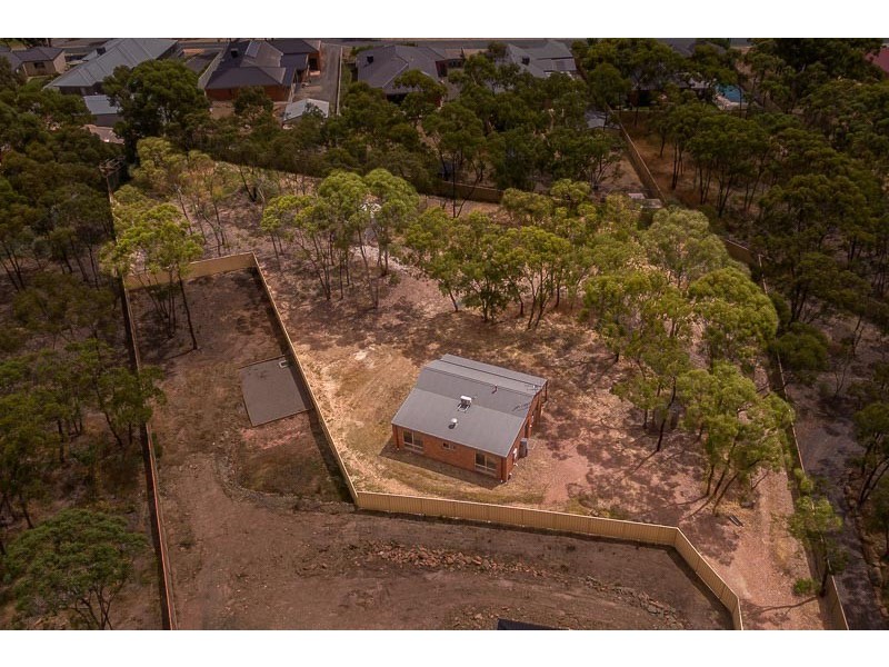 9 Clay Gully Court, Maiden Gully VIC 3551