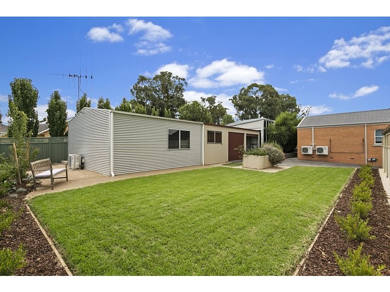 15 Marshall Crescent, Kennington VIC 3550