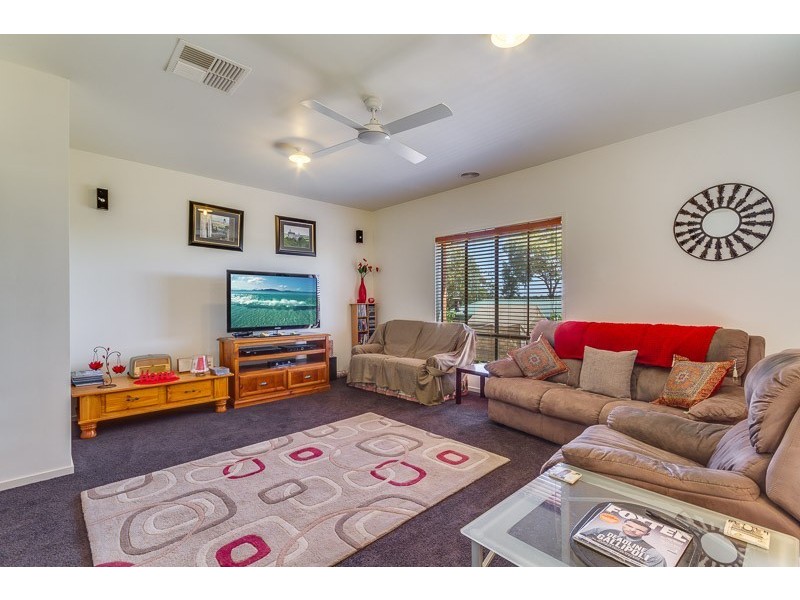 13 Marita Drive, Maiden Gully VIC 3551