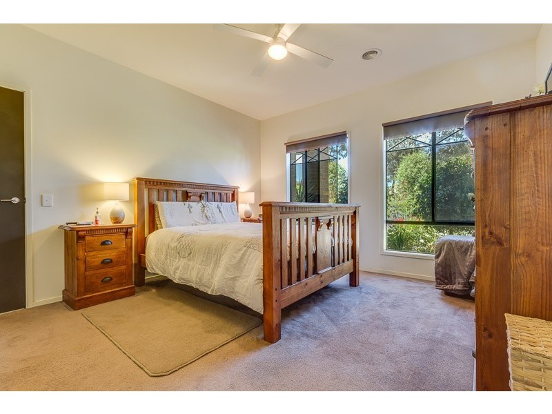 13 Marita Drive, Maiden Gully VIC 3551