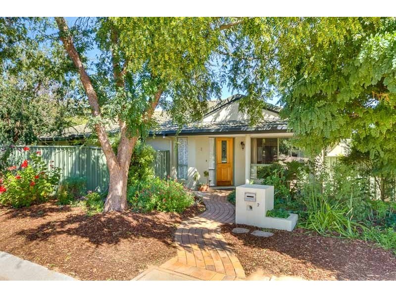 2 Lona Close, Spring Gully VIC 3550