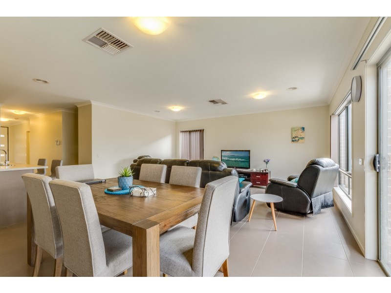 15 Victoria Avenue, Kangaroo Flat VIC 3555