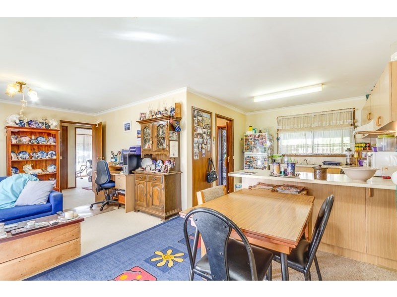 2/2 Guy Court, Kangaroo Flat VIC 3555