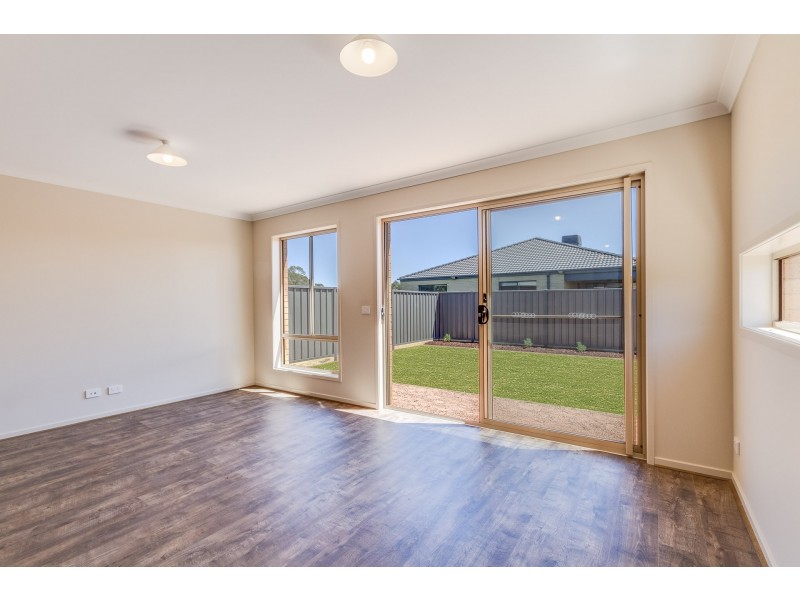 1/5 Waverley Road, Epsom VIC 3551