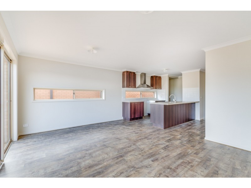 1/5 Waverley Road, Epsom VIC 3551