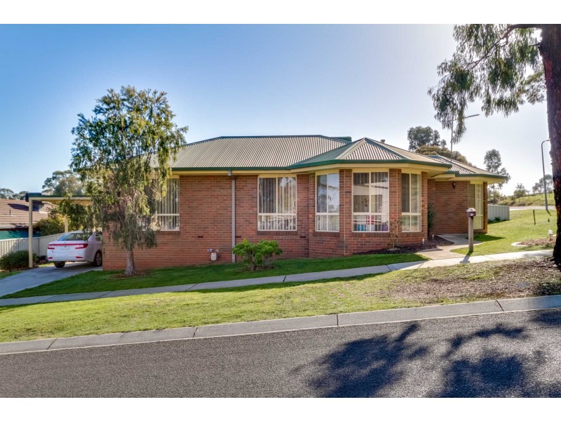 13 Cross Street, Kangaroo Flat VIC 3555