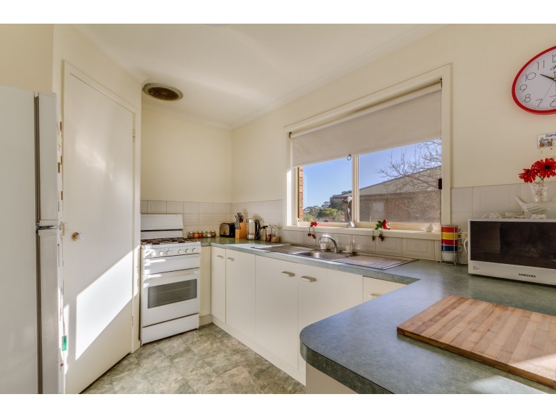 13 Cross Street, Kangaroo Flat VIC 3555