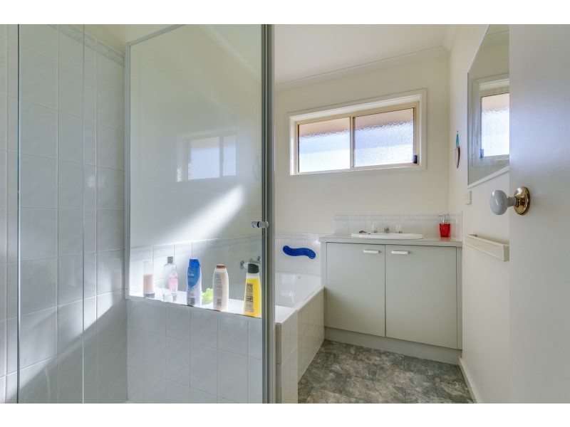 13 Cross Street, Kangaroo Flat VIC 3555