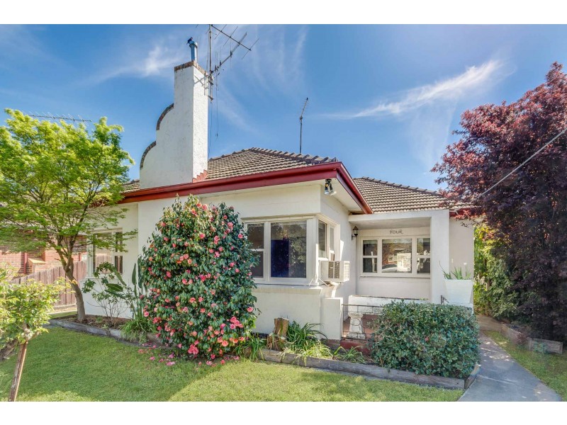 4 Wallace Ave, Flora Hill VIC 3550