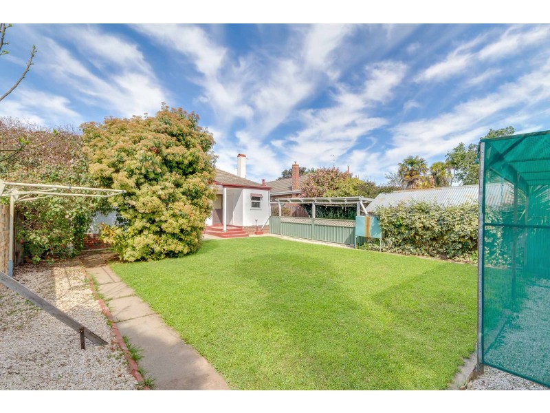 4 Wallace Ave, Flora Hill VIC 3550