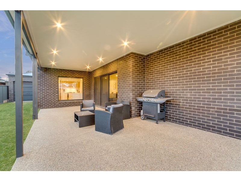 16 Coomoora Circuit, Strathfieldsaye VIC 3551