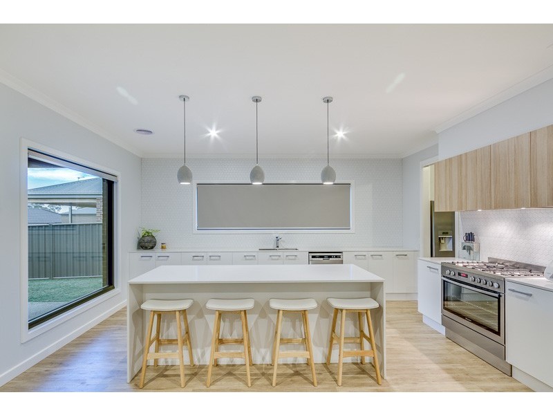16 Coomoora Circuit, Strathfieldsaye VIC 3551
