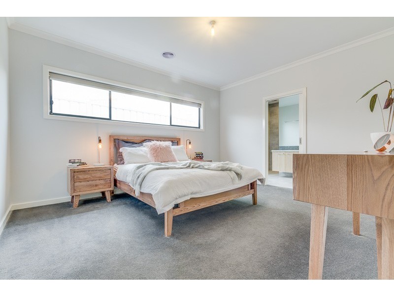 16 Coomoora Circuit, Strathfieldsaye VIC 3551