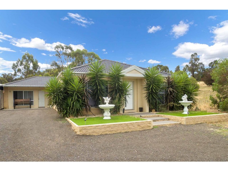 176 Sailors Gully Road, Eaglehawk VIC 3556