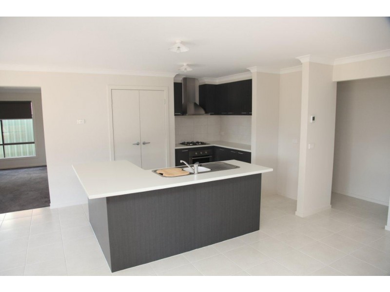 142 Ironstone Road, Ascot VIC 3551