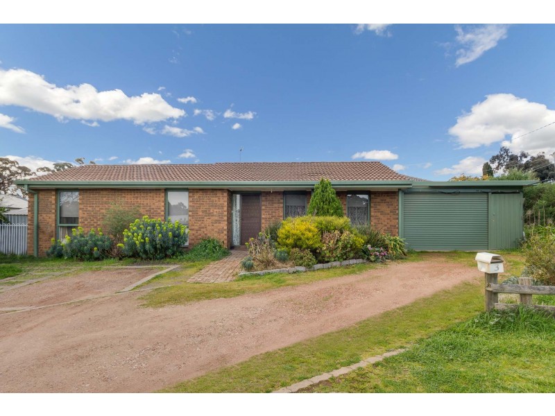 3 Muir Street, Kangaroo Flat VIC 3555