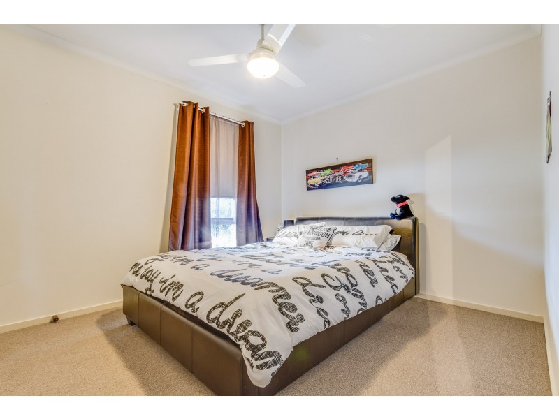 3 Muir Street, Kangaroo Flat VIC 3555