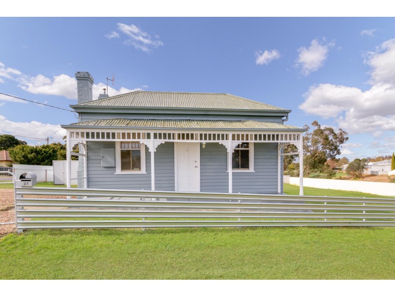 27 Barrell Street, California Gully VIC 3556