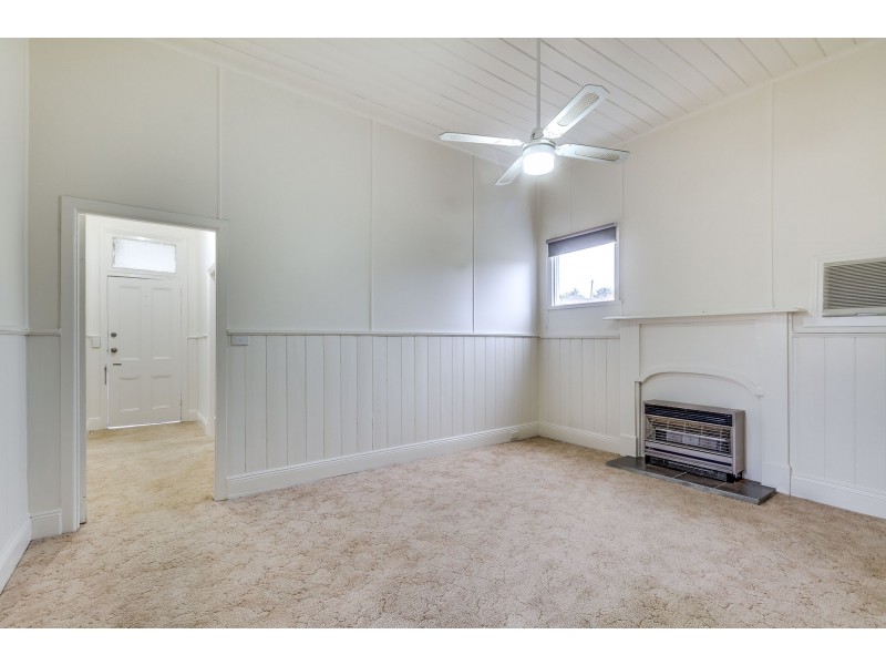 27 Barrell Street, California Gully VIC 3556