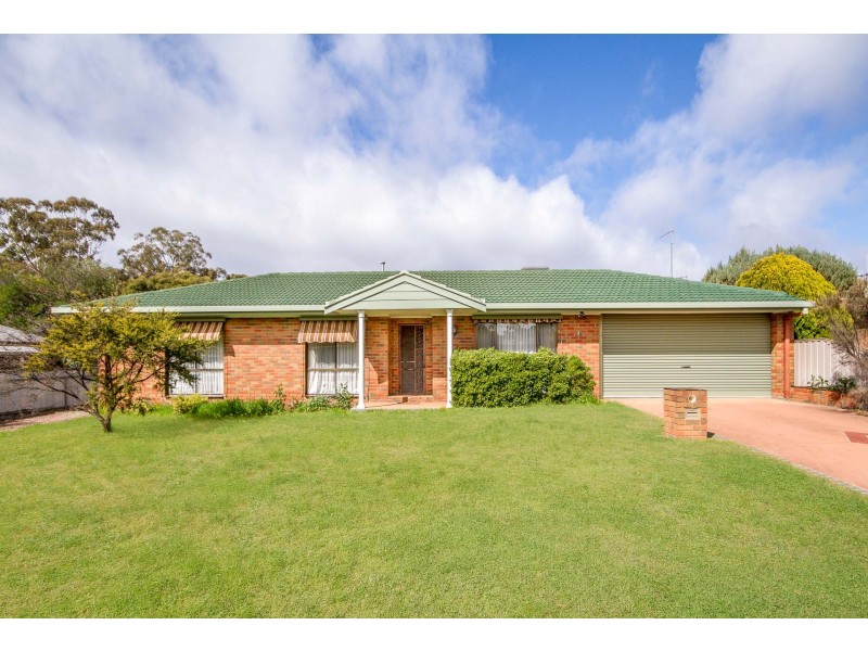 2 Hollywood Court, Strathdale VIC 3550