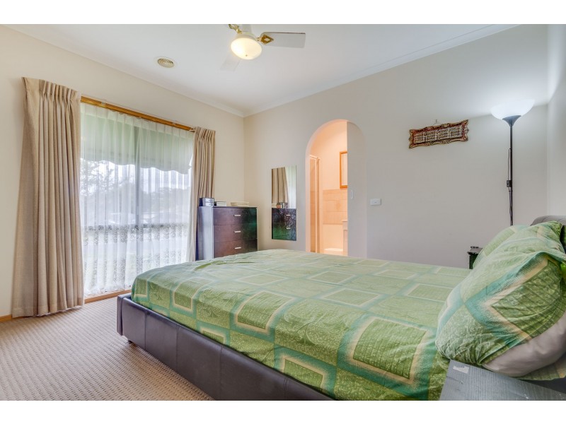 2 Hollywood Court, Strathdale VIC 3550