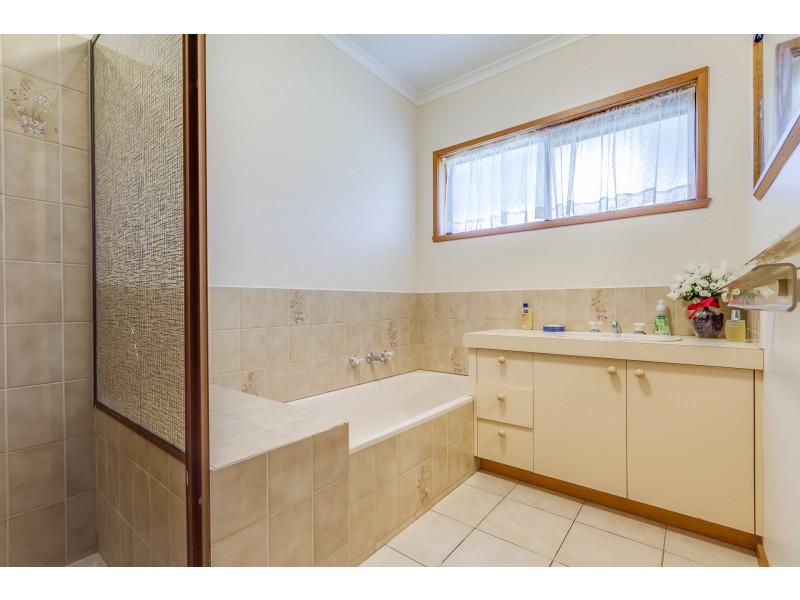 2 Hollywood Court, Strathdale VIC 3550