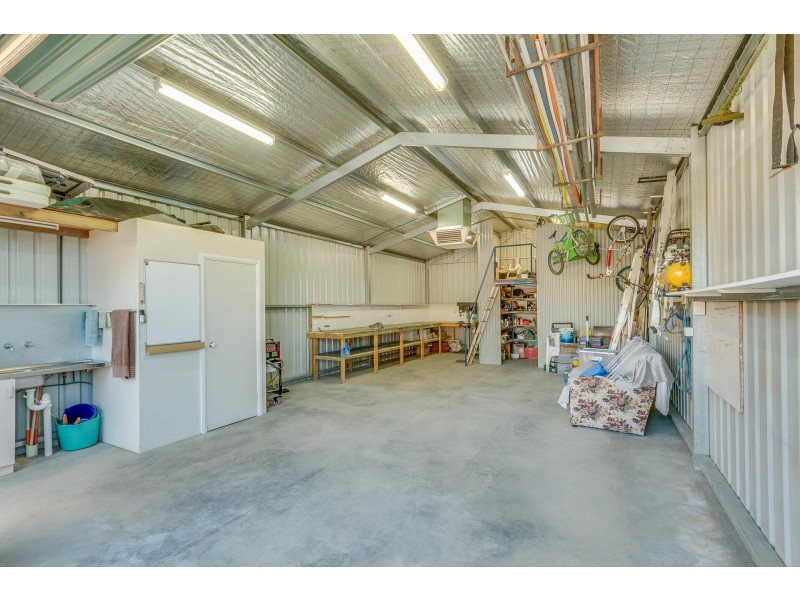 11 Meadows Way, Maiden Gully VIC 3551