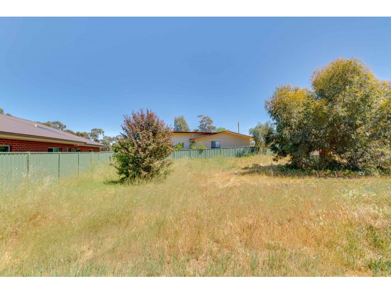 24 Brewery Road, Sailors Gully VIC 3556