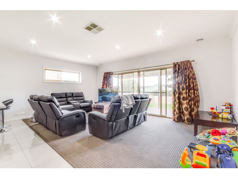 3B Alison Boulevard, Epsom VIC 3551