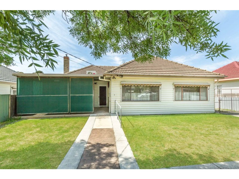 7 Guthrie Street, Kangaroo Flat VIC 3555