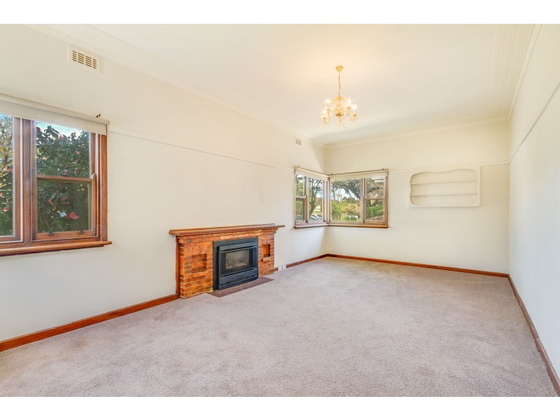 4 Wallace Ave, Flora Hill VIC 3550