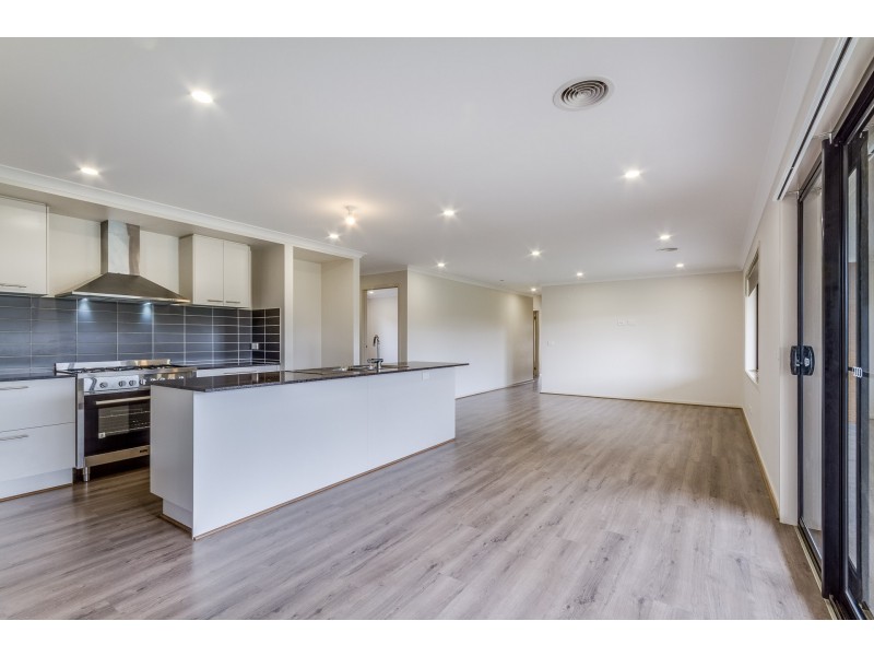 8 Gladeville Drive, Jackass Flat VIC 3556
