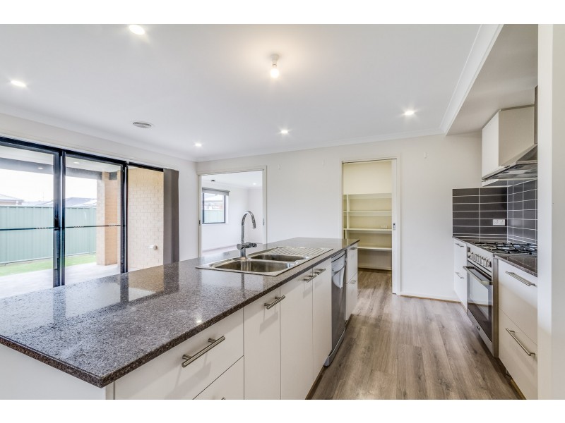 8 Gladeville Drive, Jackass Flat VIC 3556