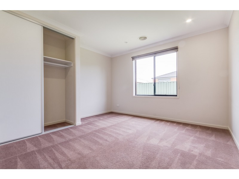 8 Gladeville Drive, Jackass Flat VIC 3556